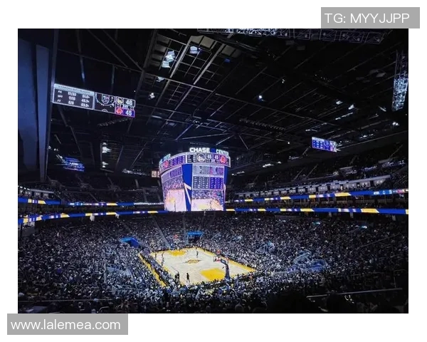 勇士与骑士激战正酣横屏观赛体验尽享篮球魅力与激情对决